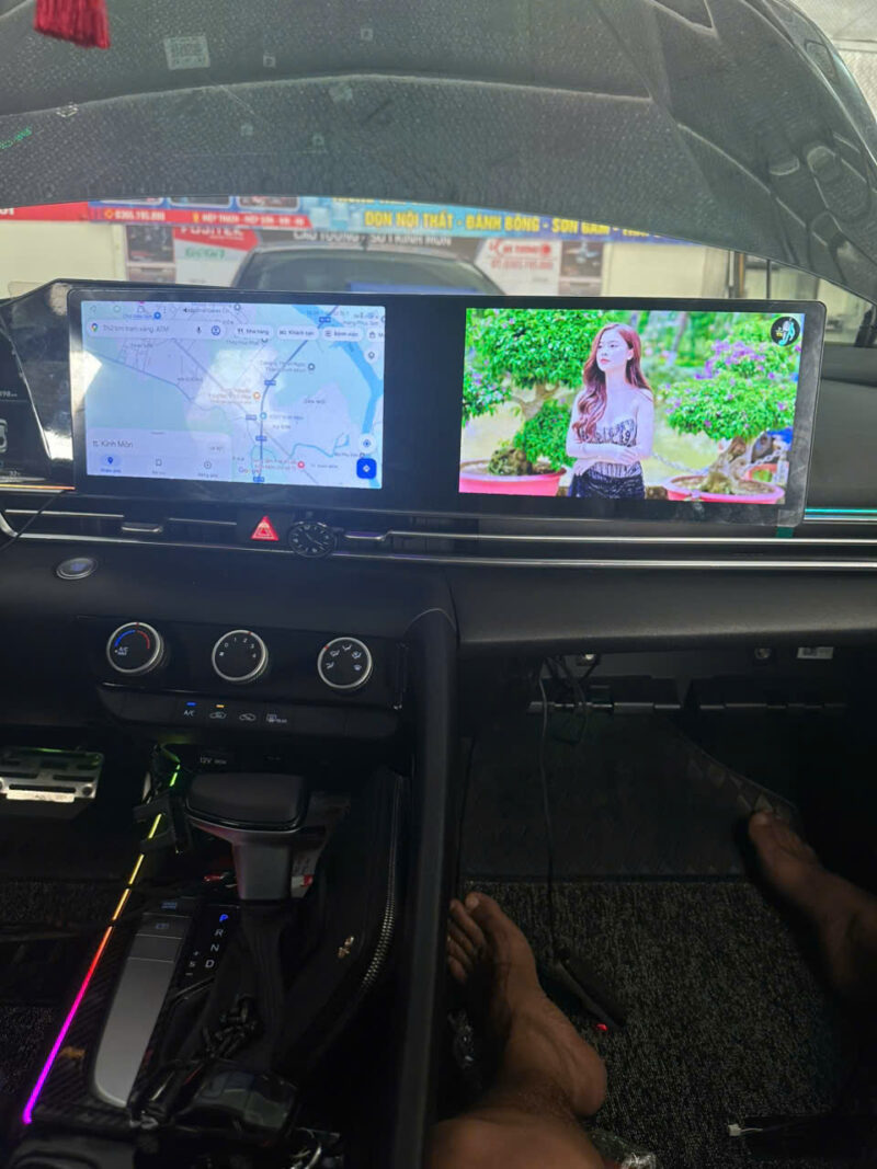 Màn android Vicom  Dual 21" lắp xe phổ thông.