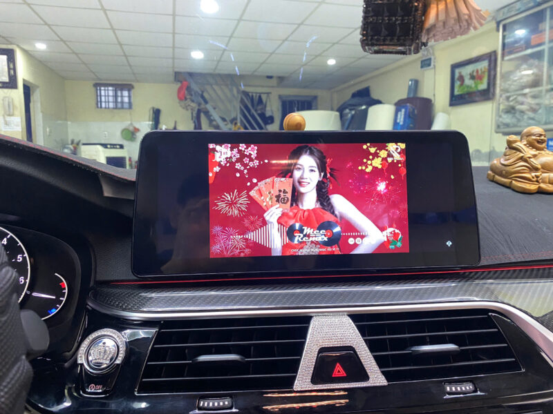 Màn hình BMW 5 Seri-12.8 inch liền camera 360.