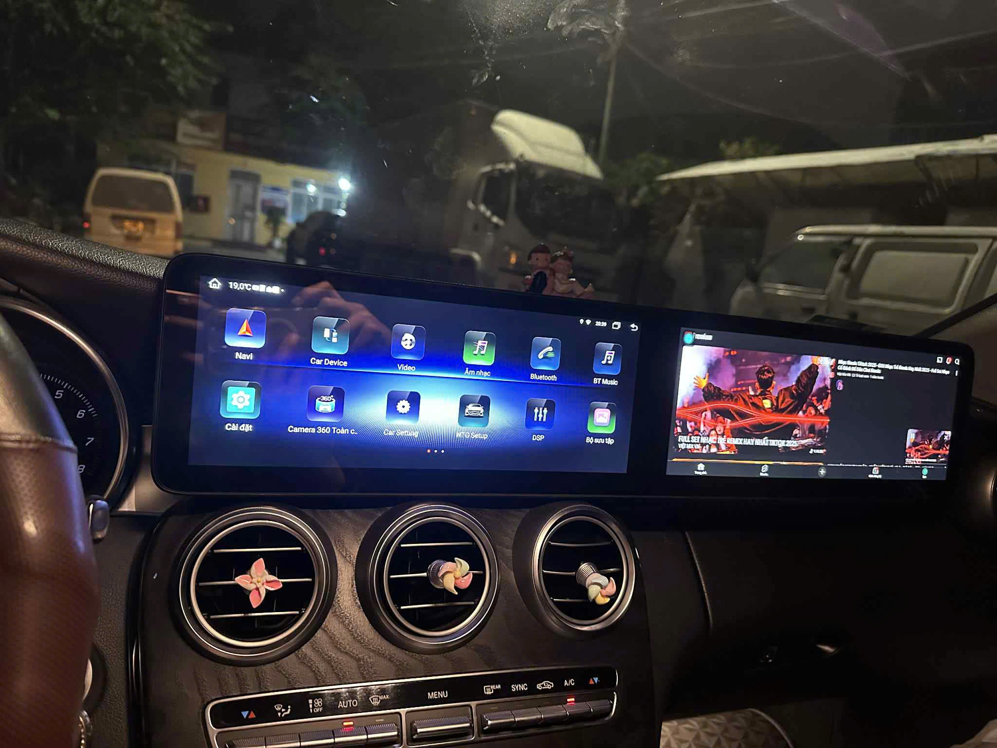 Màn Android Vicom Mecerdes Benz GLC/C Dual 24.6" (2016-2019) Màn Android Vicom Mecerdes Benz GLC/C Dual 24.6" (2016-2019)